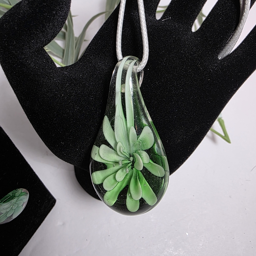Artistic Green Glass Flower Necklace & Earring Set - Picture 6 of 8